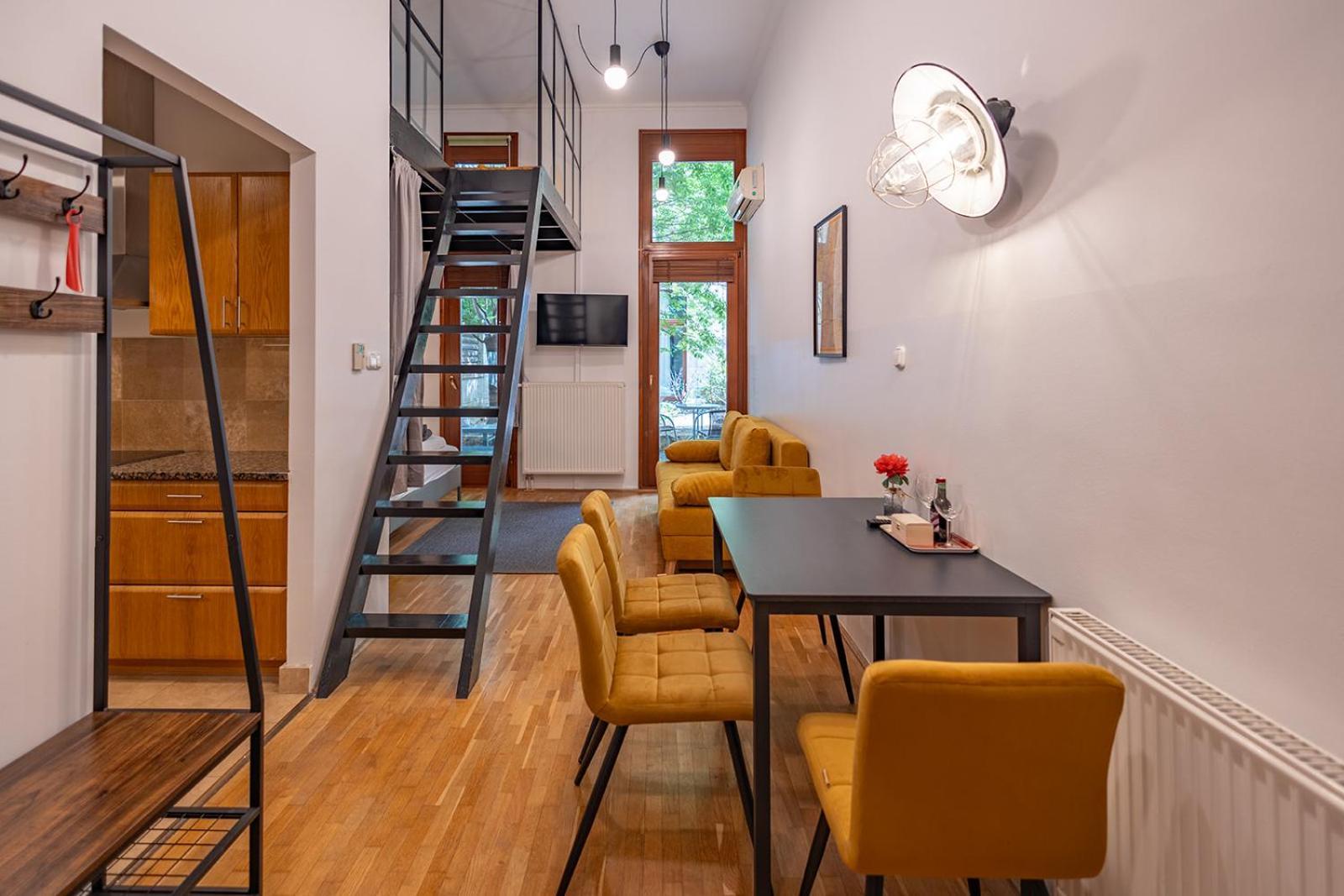 דירה Mooki Loft&garden In Sohobudapest *