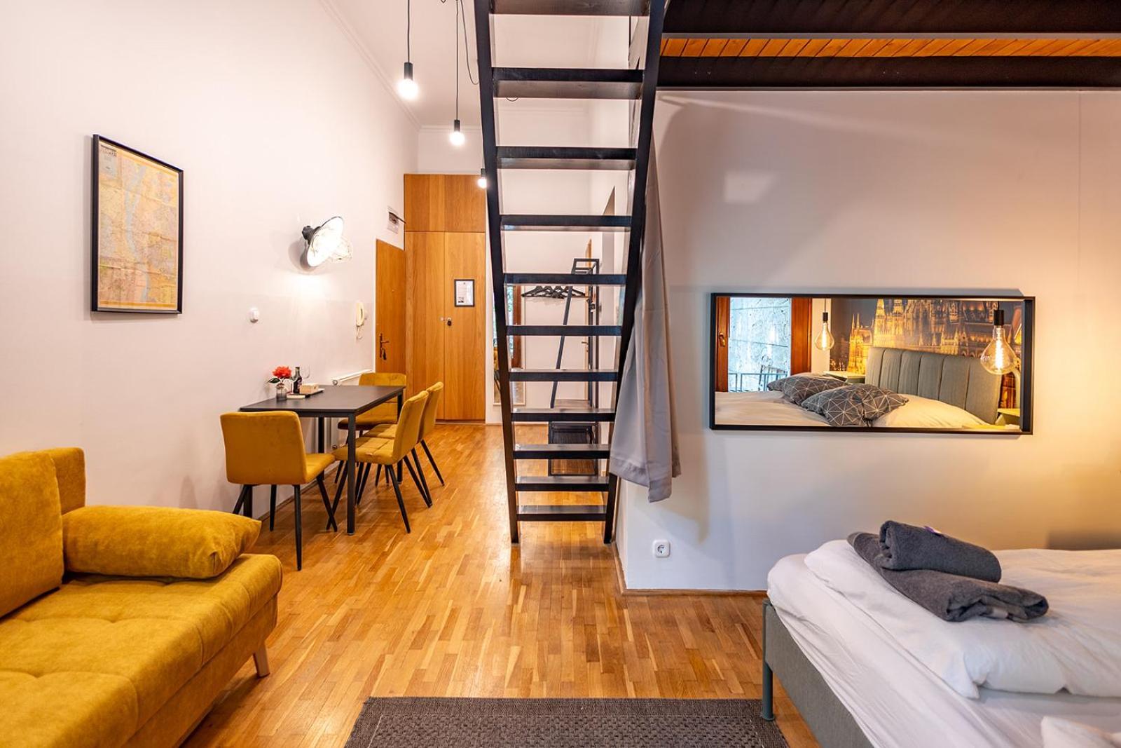Mooki Loft&garden In Sohobudapest * בודפשט