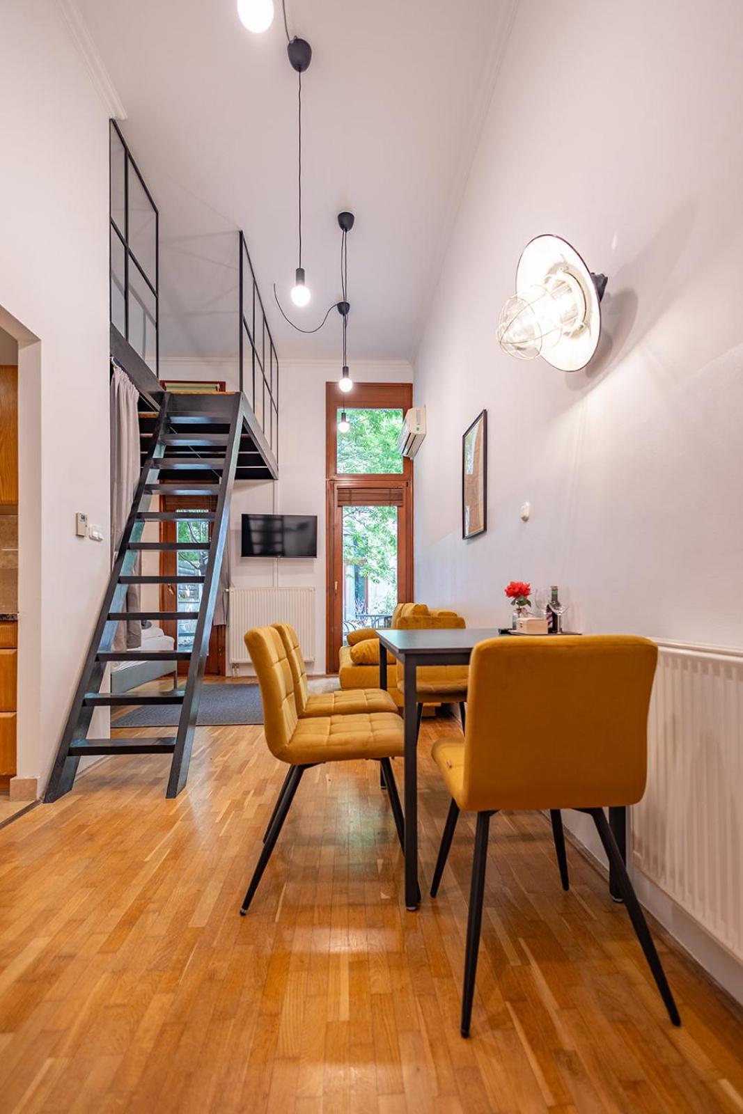 Mooki Loft&garden In Sohobudapest * בודפשט